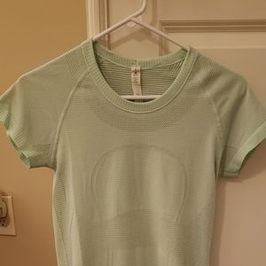 Lululemon Swiftly Tech size 6 EUC